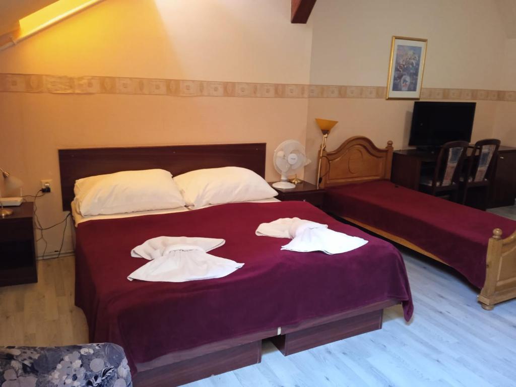 
Classic Quadruple Room
