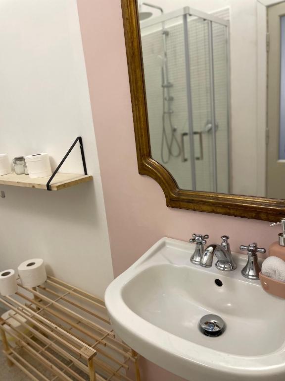 Koupelna v ubytování Appartamento in Piazza Spolethome