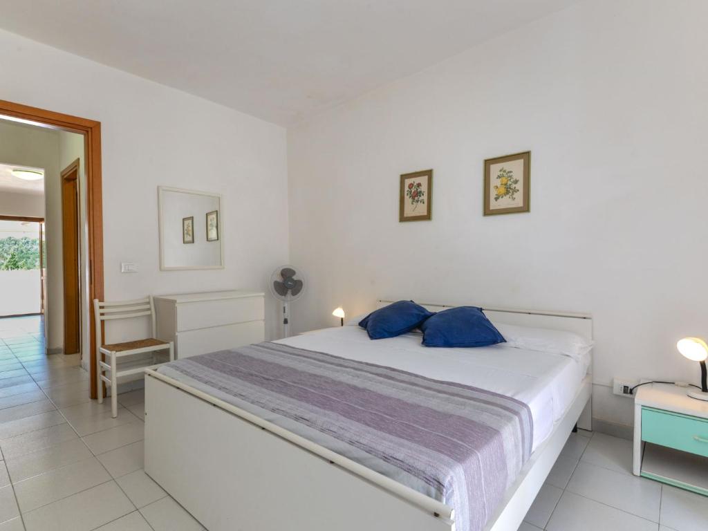 Posteľ alebo postele v izbe v ubytovaní Apartment Cala Rossa-1 by Interhome