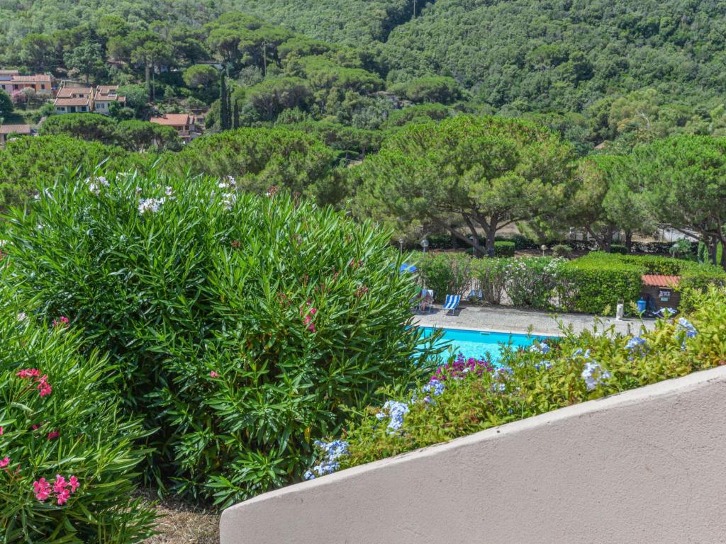 Bazén v ubytovaní Apartment Cala Rossa-1 by Interhome alebo v jeho blízkosti