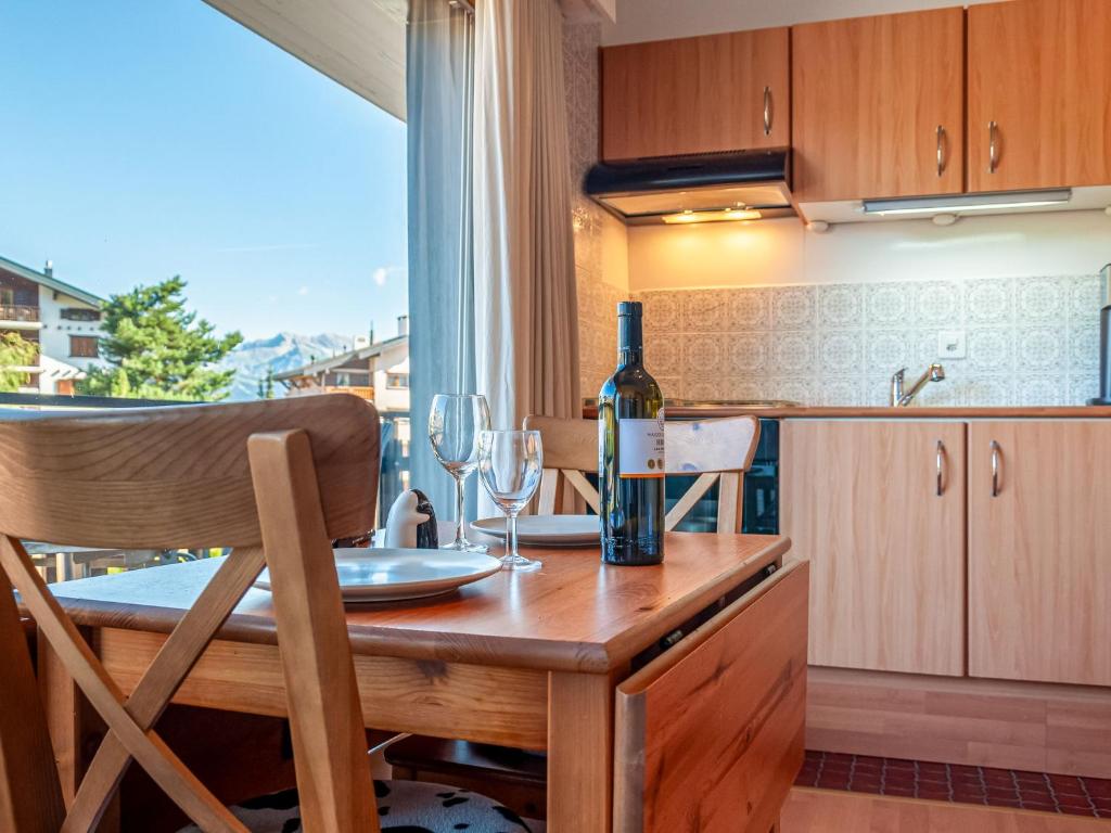 Kuchyň nebo kuchyňský kout v ubytování Studio Bouleaux K4 by Interhome