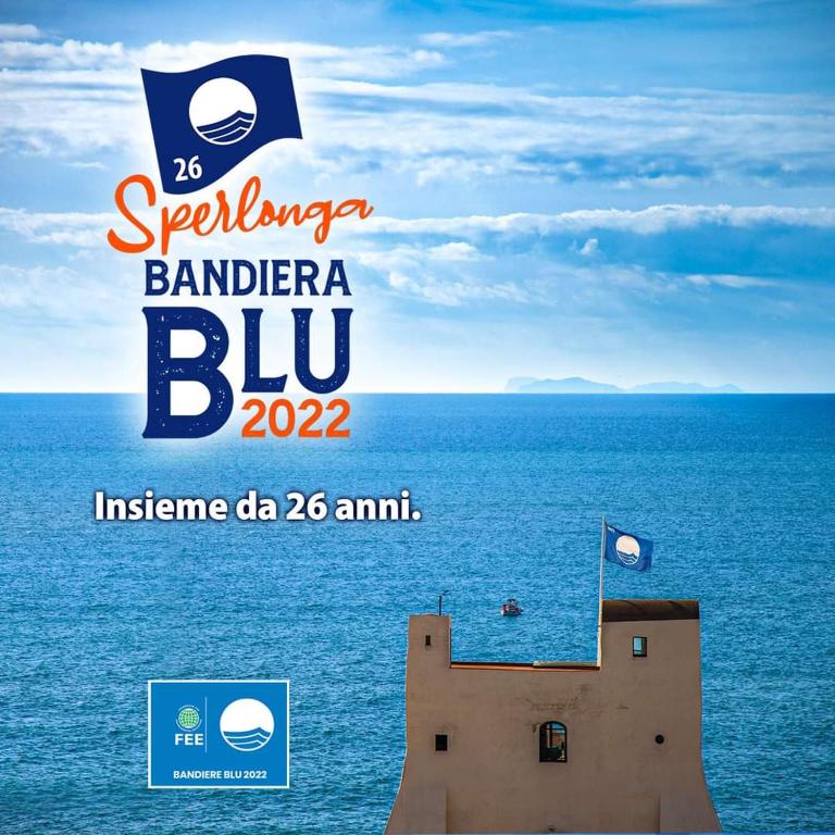 LA VILLA fronte SPIAGGIA BANDIERA BLU tanúsítványa, márkajelzése vagy díja