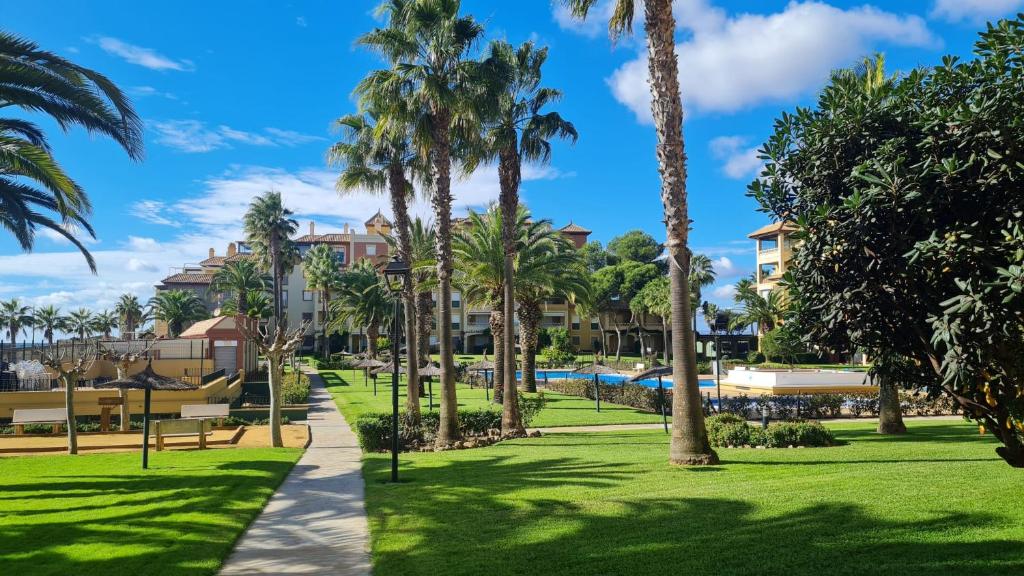 Zahrada ubytování TOP APARTMENT! Frente al mar y gran terraza