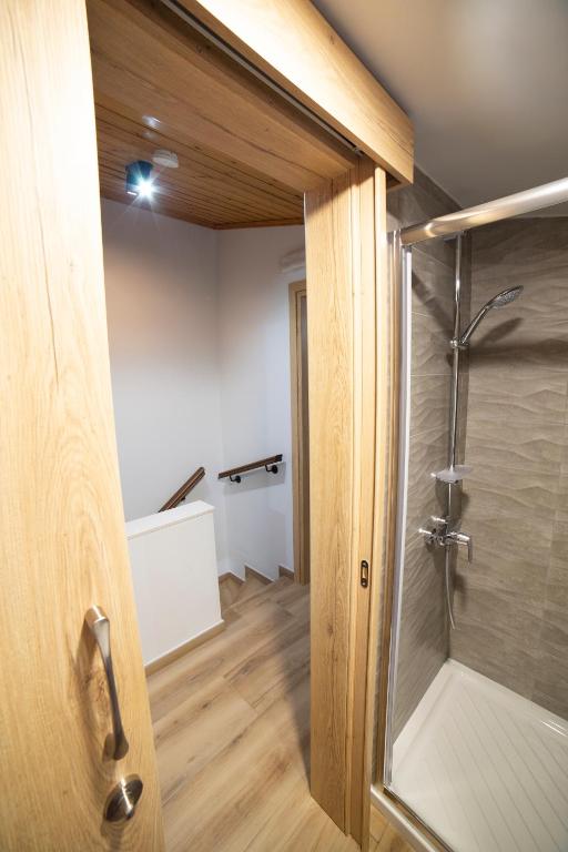 Koupelna v ubytování Archontiko Adamou