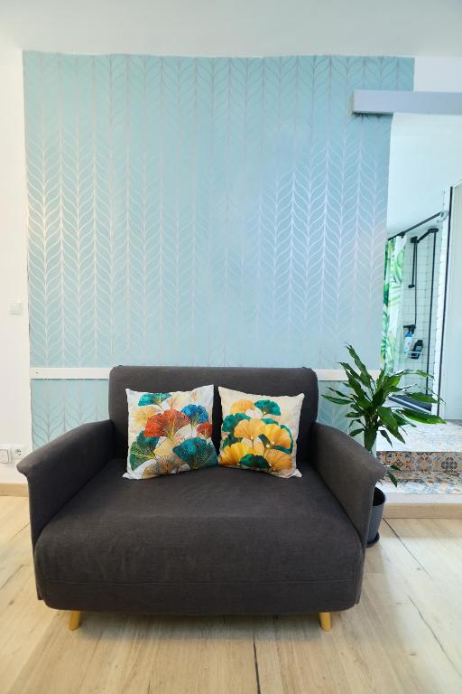 A seating area at Casa el "Tablao de las Almendras"