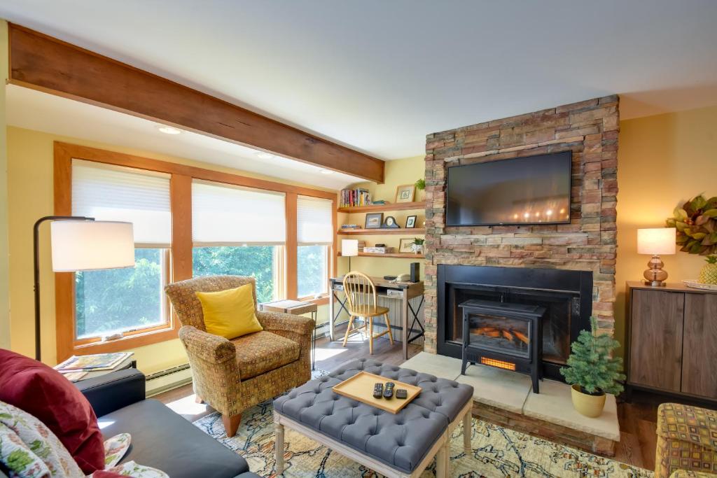 Tasteful Galena Townhome with Community Amenities, Galena (updated