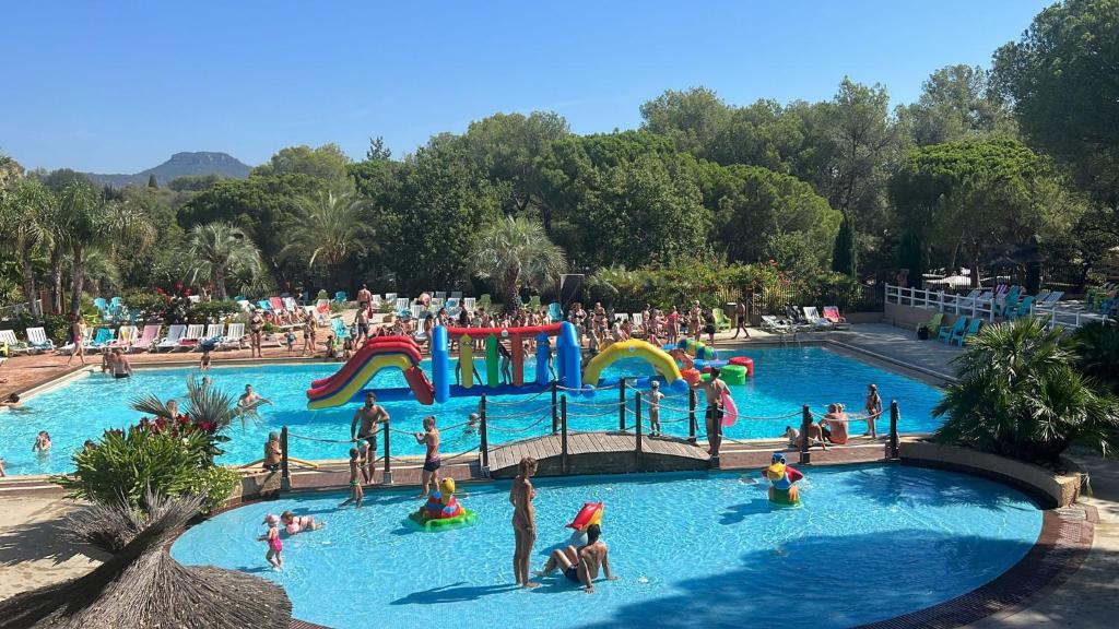 Bazén v ubytování Greenchalets Roquebrune Sur Argens nebo v jeho okolí