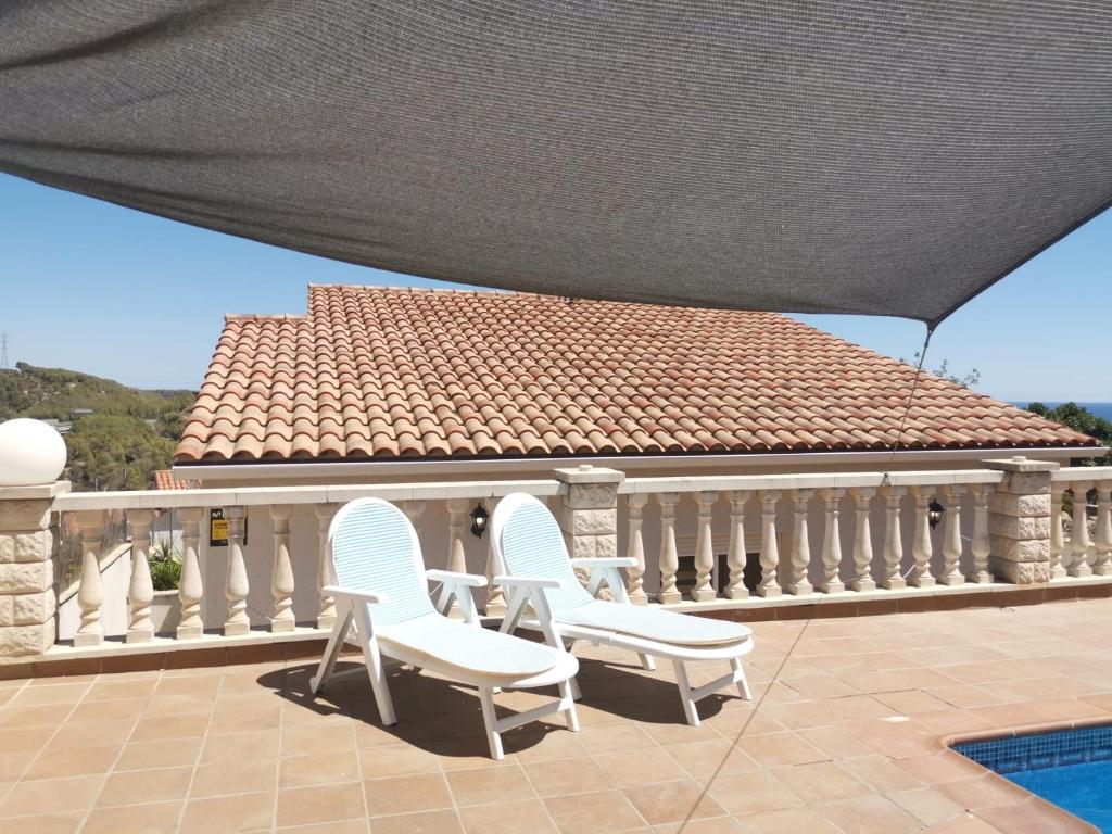 Bazén v ubytování CAN TRULLEN CHALET CALAFELL nebo v jeho okolí