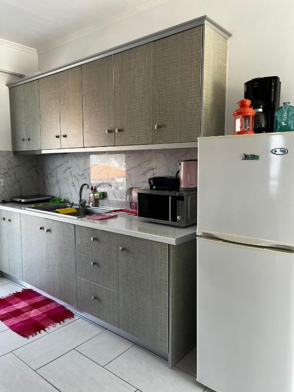 Menikos Apartments - Image 4