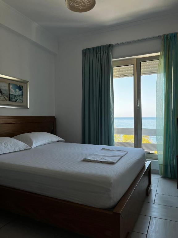 Menikos Apartments - Image 2