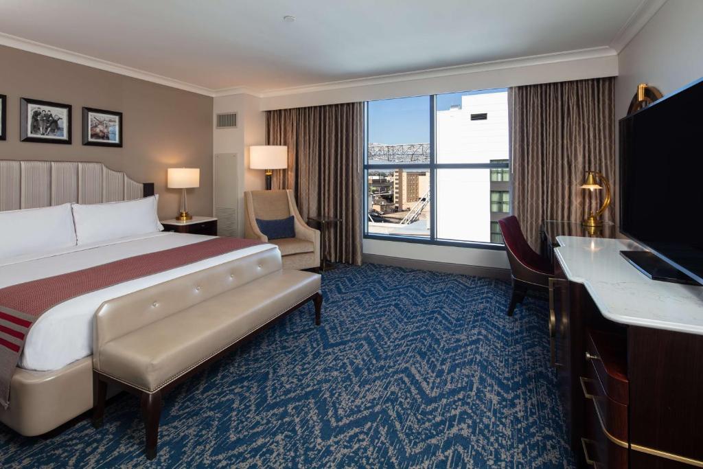 The Higgins Hotel New Orleans, Curio Collection by Hilton - 