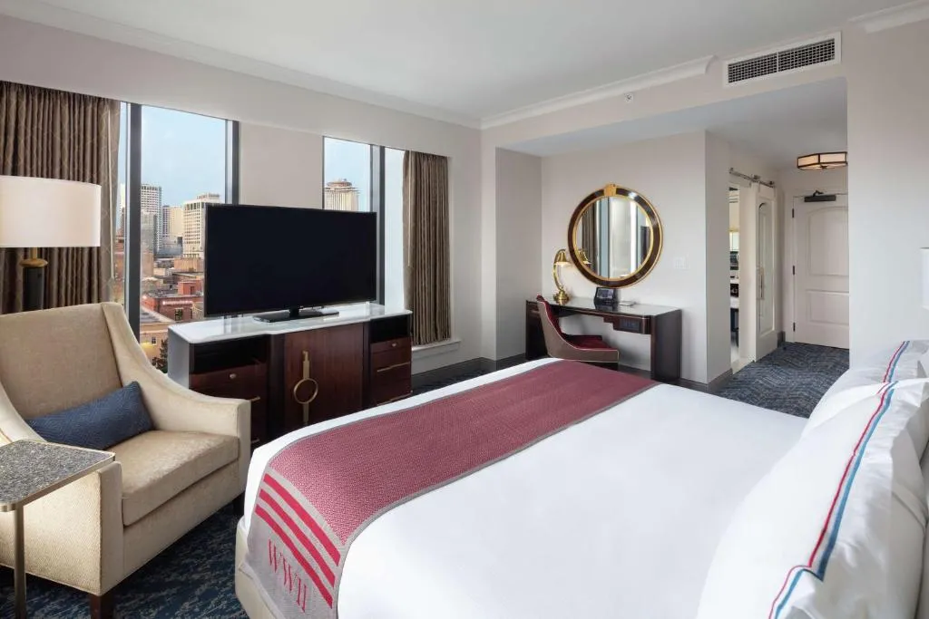 Deluxe King Corner Room