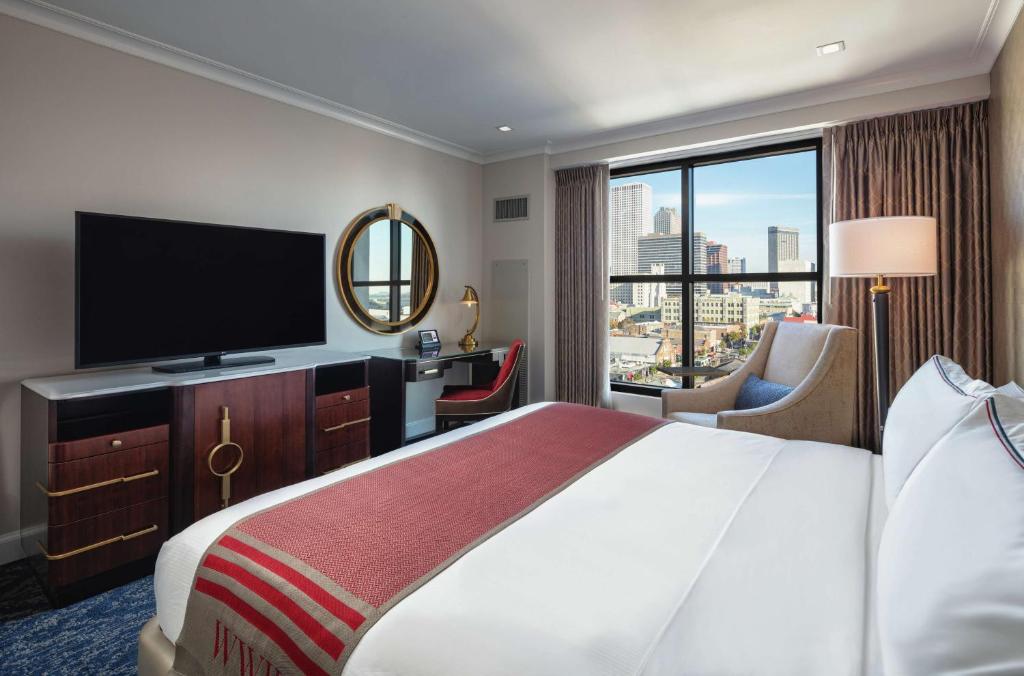 The Higgins Hotel New Orleans, Curio Collection by Hilton photo 2