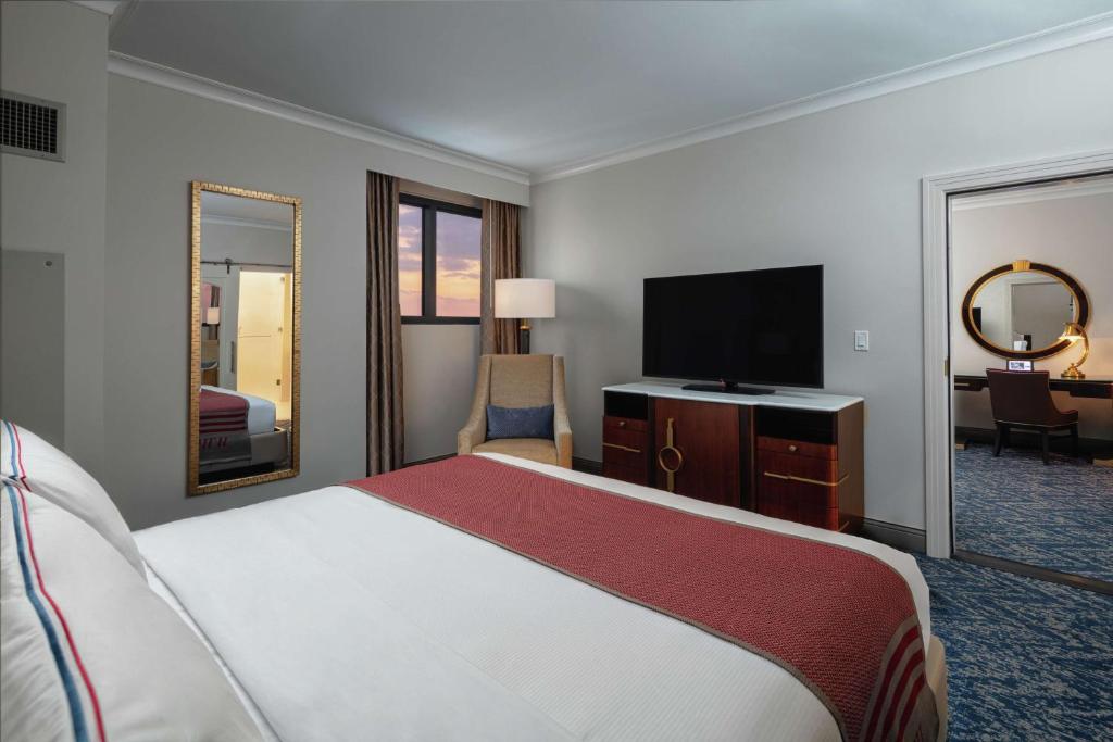 The Higgins Hotel New Orleans, Curio Collection by Hilton - 