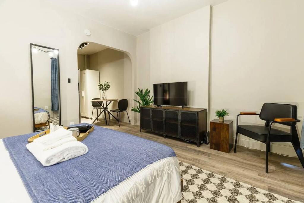 رزرو هتل و هاستل، Lovely Studio Apt در نیویورک!, آژانس هواپیمایی آسمان سپید