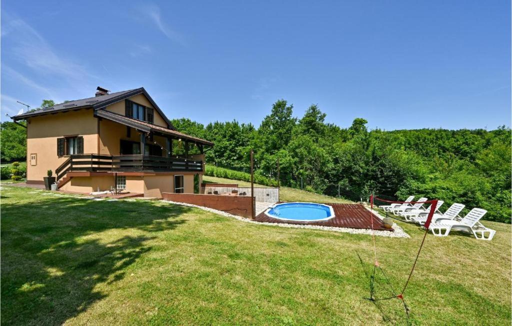 Jungle House with private pool and hot tub - Maison De Deux Chambres
