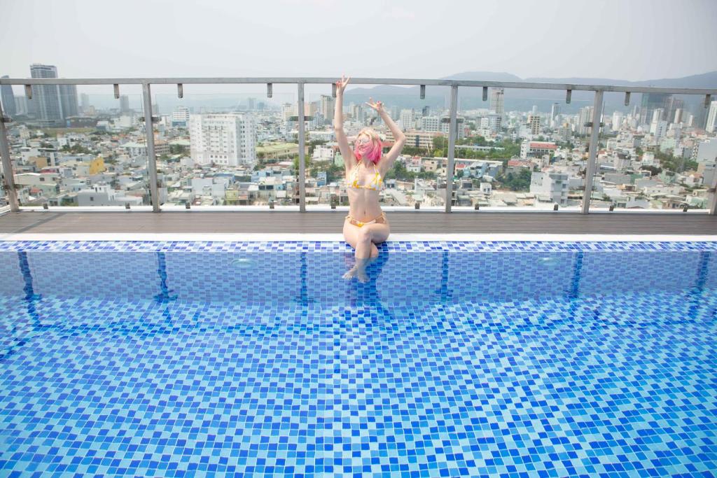 Bazén v ubytování Calix Hotel Da Nang Beach nebo v jeho okolí