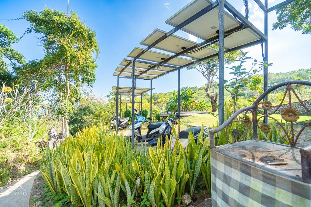 Zahrada ubytování Bong Hostel Nusa Lembongan by Bukit Vista