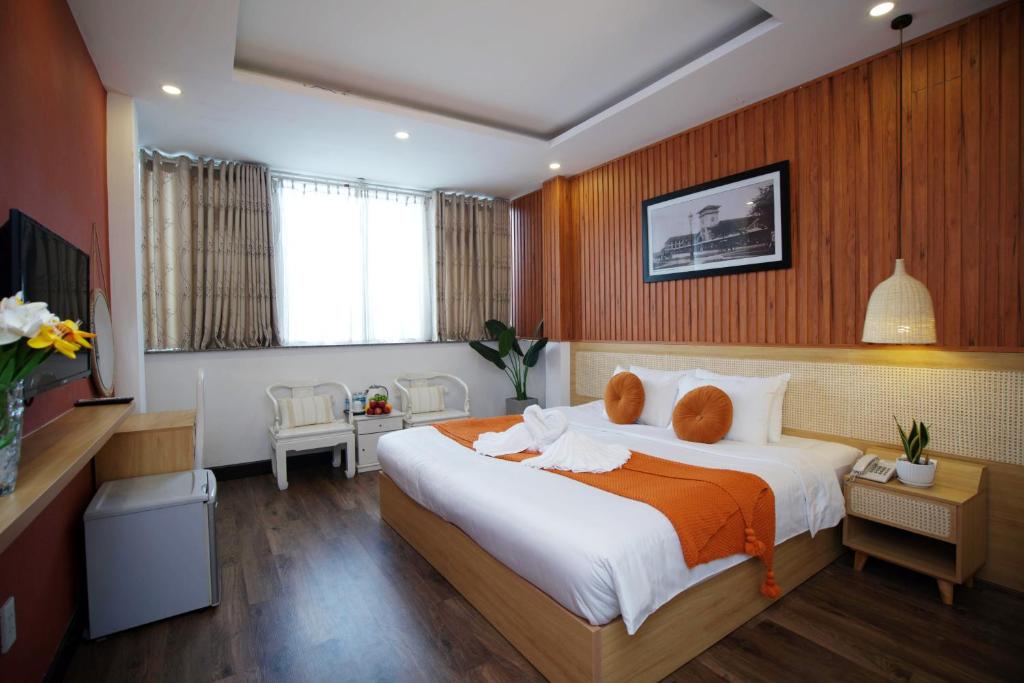 Saigon Central Hotel - King Room