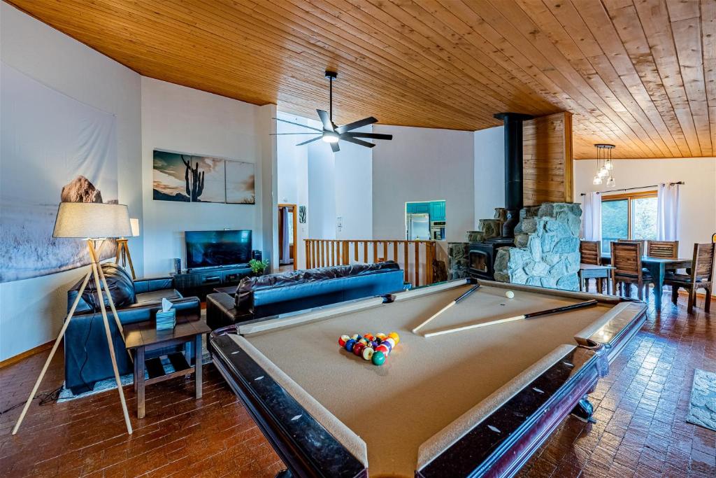 Photo inspiration: Gallery Detail: Sandia Peak Suite 3 Bedroom Home In The Mountains Tijeras
