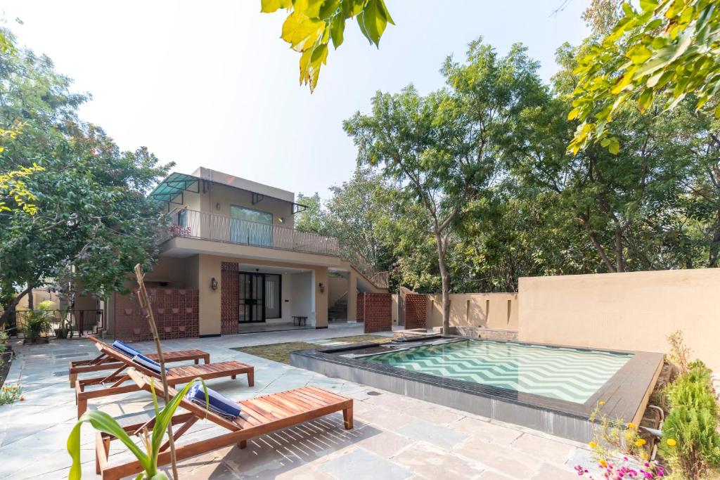 Zahrada ubytování Vanaashrya Resort and Spa Sariska