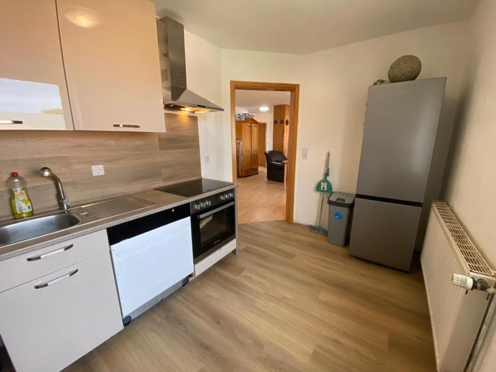 Kuchyň nebo kuchyňský kout v ubytování Großes Monteurhaus in Emden