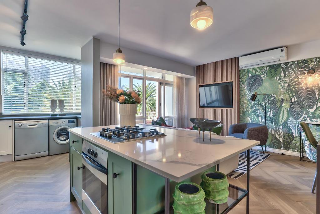 ケープタウンにある437 St Martini Gardens Apartmentsのキッチン(コンロ付)