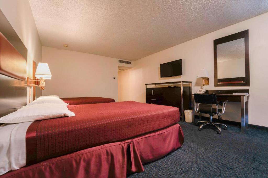Royal Plaza Inn - Quarto Duplo Com 2 Camas De Casal