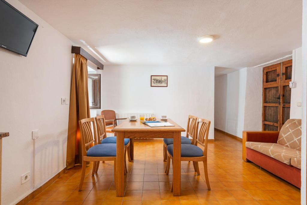 Santuari de Lluc - Apartamento De Tres Dormitorios