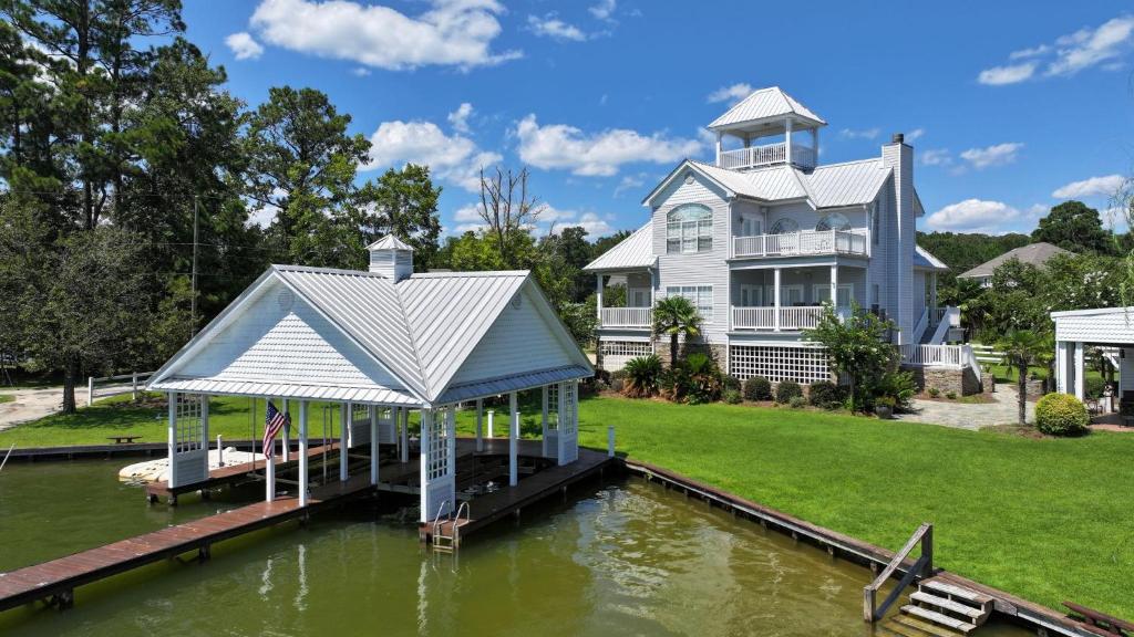 Barnhill's Lookout Post, Dadeville (updated prices 2024)