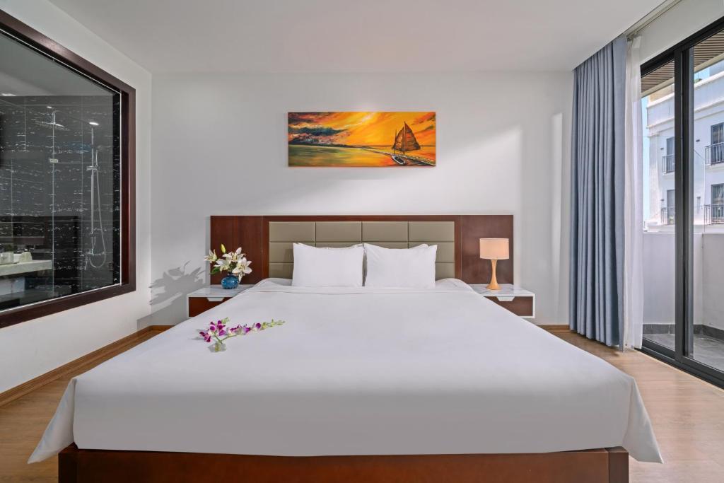 Junior Balcony Double with Bathtub (Welcome Fruit)