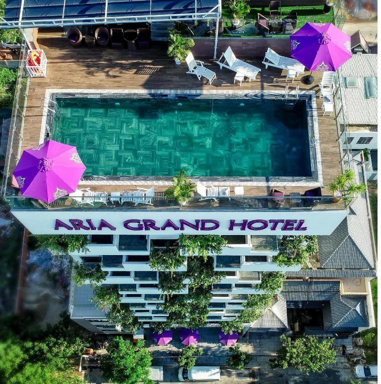 Bazén v ubytování Aria Grand Hotel & Spa nebo v jeho okolí