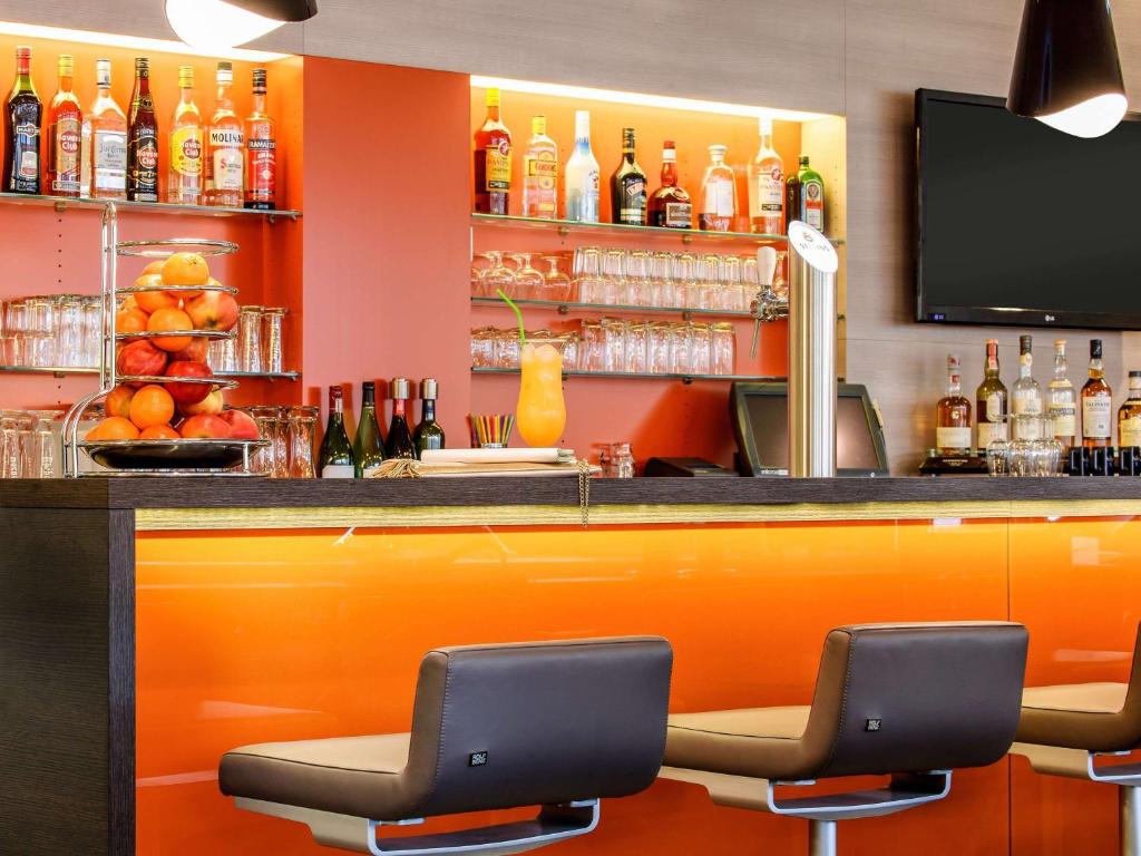 Lounge nebo bar v ubytování ibis Styles Nagold-Schwarzwald