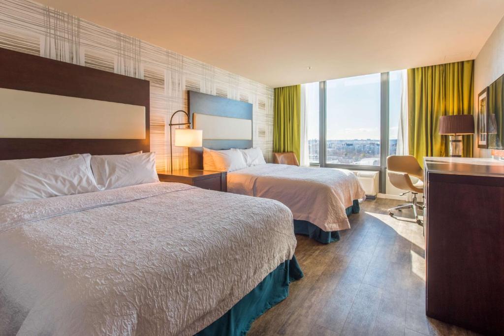 Hampton Inn & Suites Washington, D.C. - Navy Yard - Queen Room With Two Queen Beds - Non-Smoking