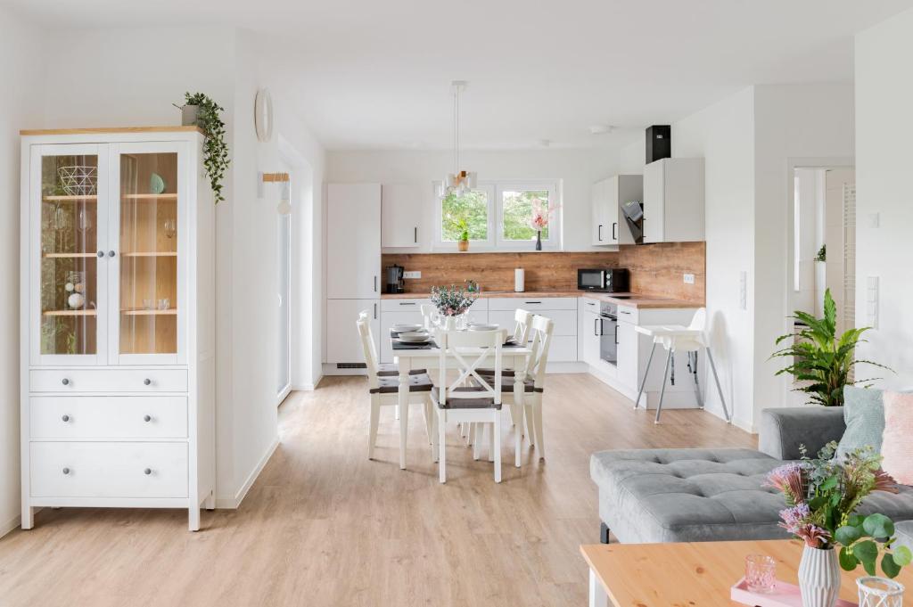 Wohnambiente am See - Apartment With Lake View