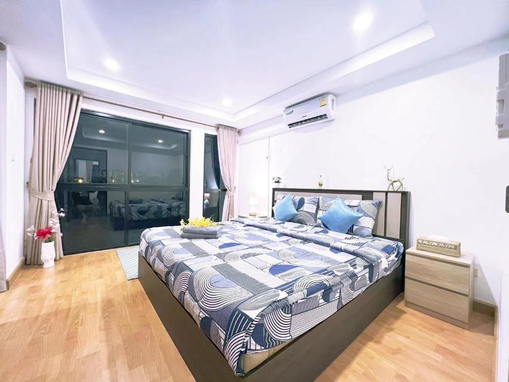 Fotografie z fotogalerie ubytování 市中心4卧6卫别墅/步行街8分钟/门口711 v destinaci Pattaya South