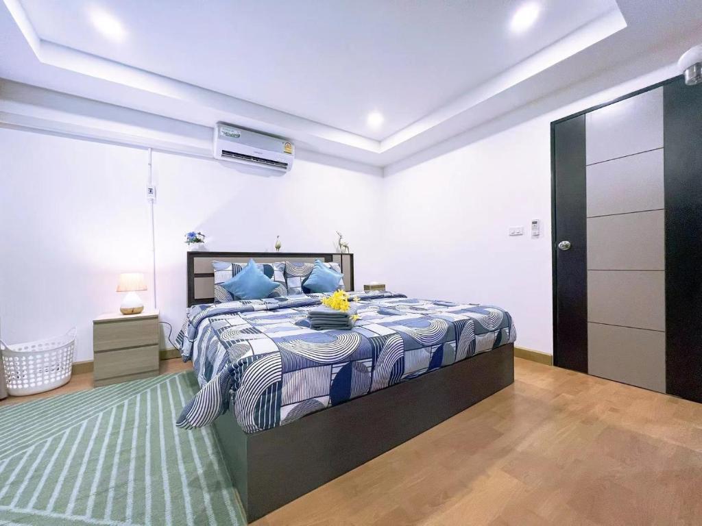 Fotografie z fotogalerie ubytování 市中心4卧6卫别墅/步行街8分钟/门口711 v destinaci Pattaya South