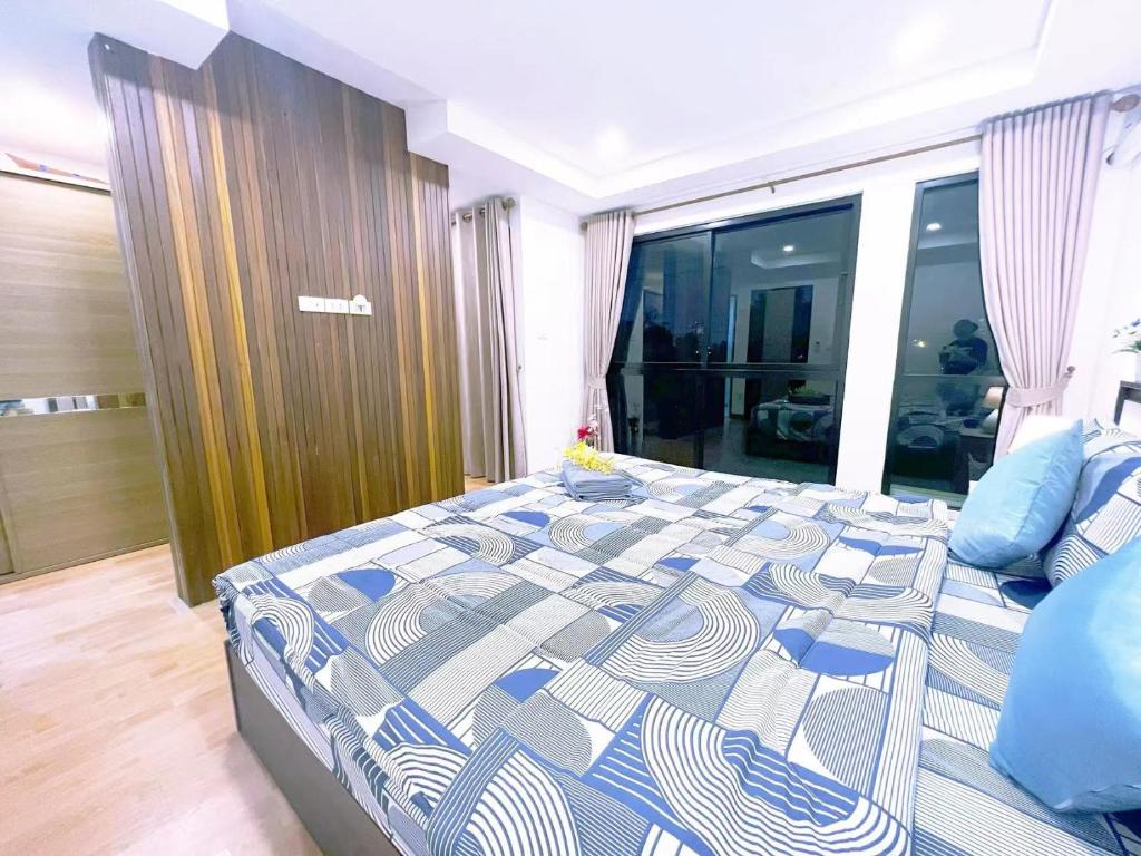 Fotografie z fotogalerie ubytování 市中心4卧6卫别墅/步行街8分钟/门口711 v destinaci Pattaya South