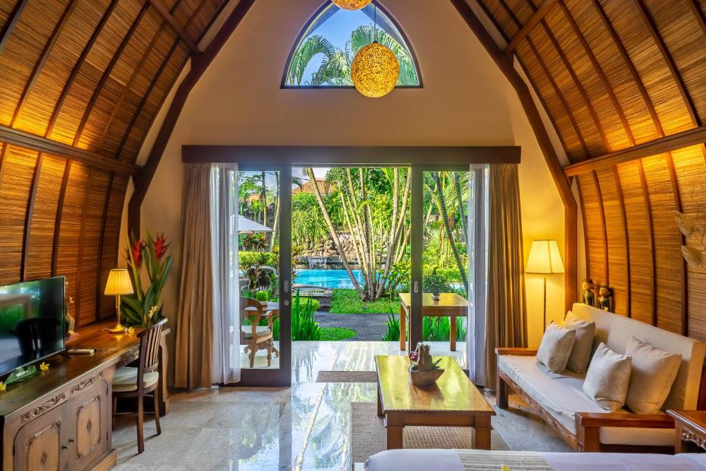 Bazén v ubytování Klumpu Bali Resort nebo v jeho okolí