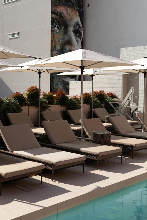 Bazén v ubytování UMusic Hotel Madrid nebo v jeho okolí