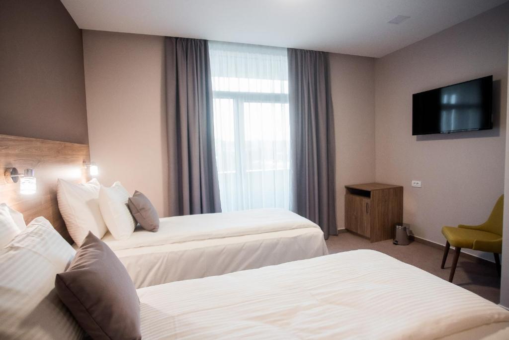 Hotel IN - Twin Room With Balcony