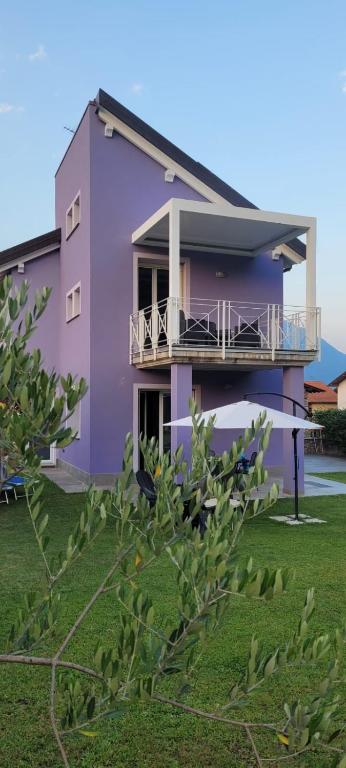 The building in which the holiday home is located