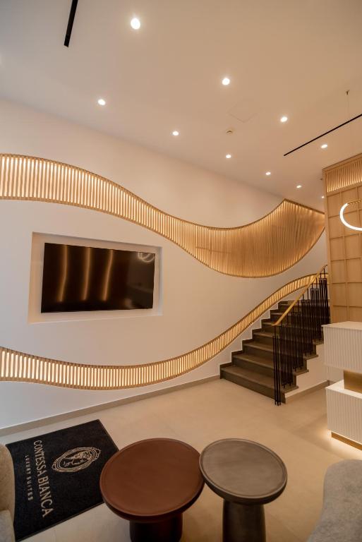 Contessa Bianca Luxury Suites - 10