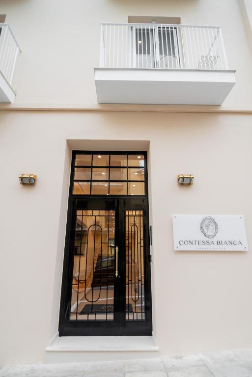 Contessa Bianca Luxury Suites - 13