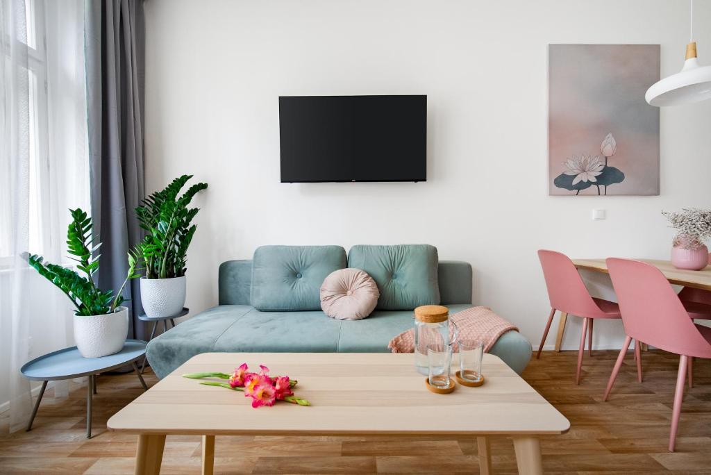 Enjoy Downtown Boutique Apartments #13 by goodnite cz - 17