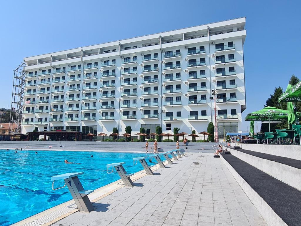 Kolam renang di atau dekat dengan Apartment Esperanto next to the Aqua Park