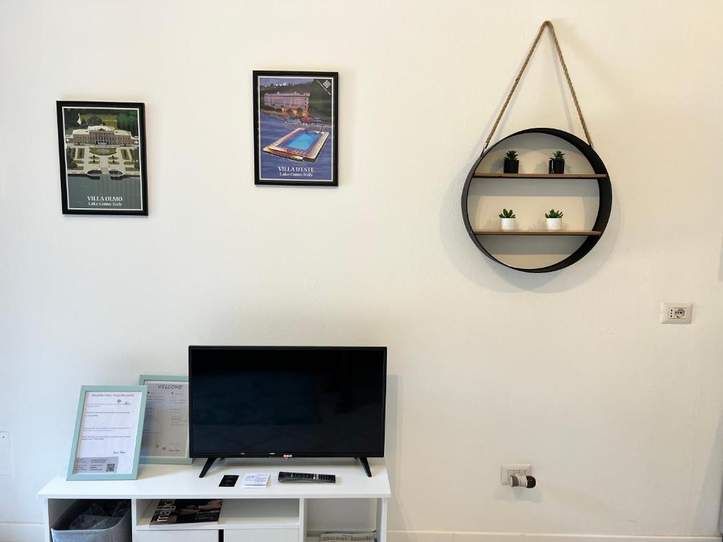TV a/nebo společenská místnost v ubytování JACAM home free parking Como