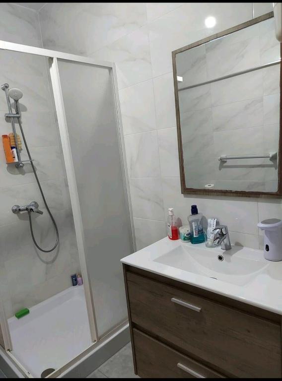 Kylpyhuone majoituspaikassa CASA GRIMA - private double room