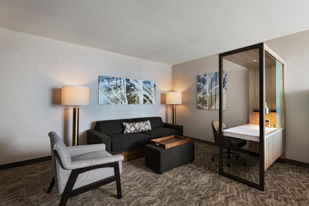 Posezení v ubytování SpringHill Suites by Marriott Dallas Richardson/University Area