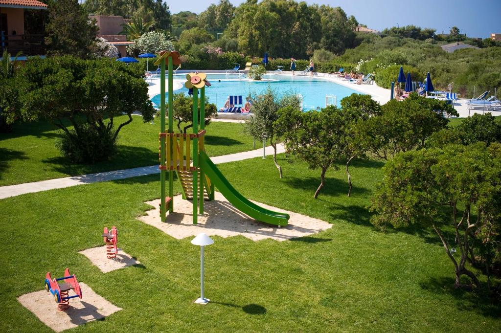 Bazén v ubytování Hotel Cala Reale nebo v jeho okolí